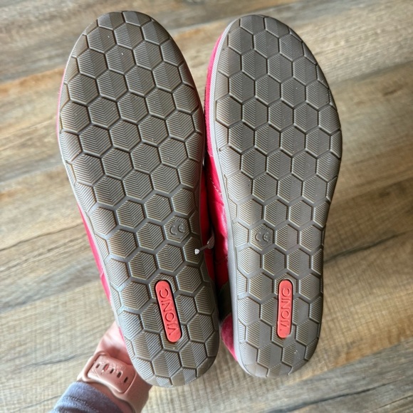 Vionic Willa Leather Sneakers in Red - Picture 7 of 8